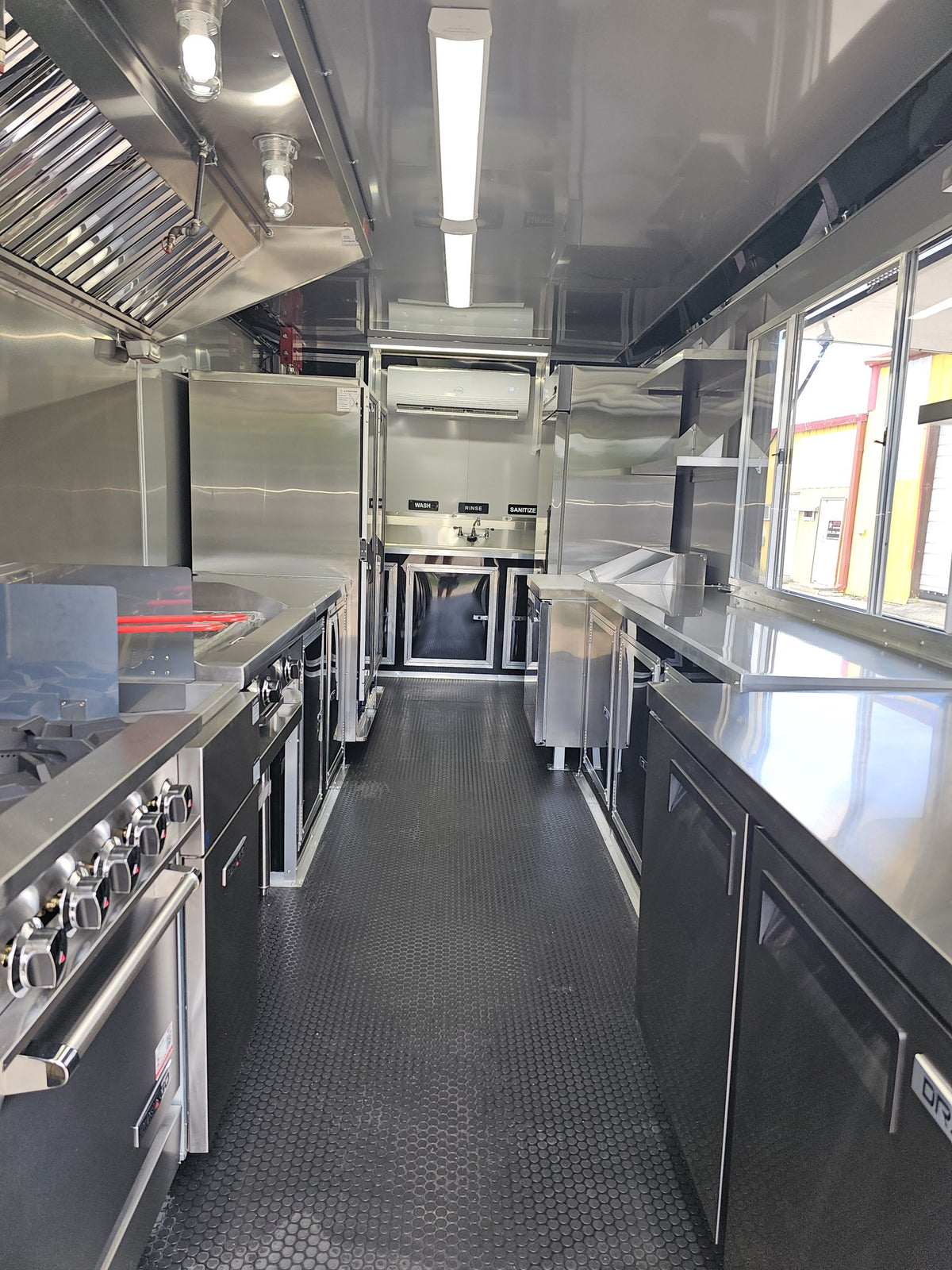 20 Ft Deluxe Food Trailer