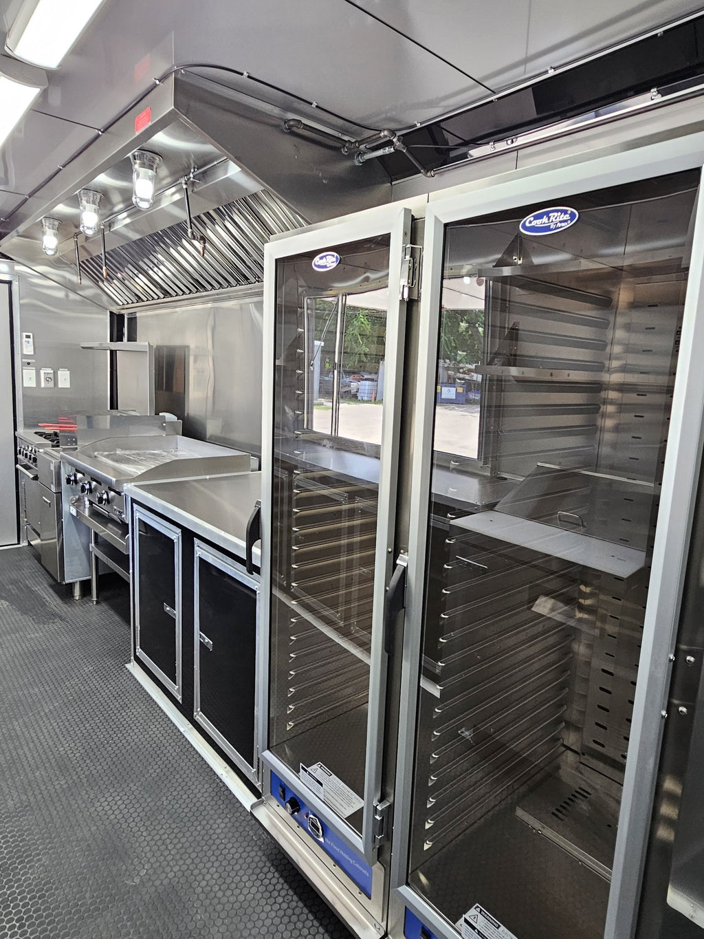 20 Ft Deluxe Food Trailer