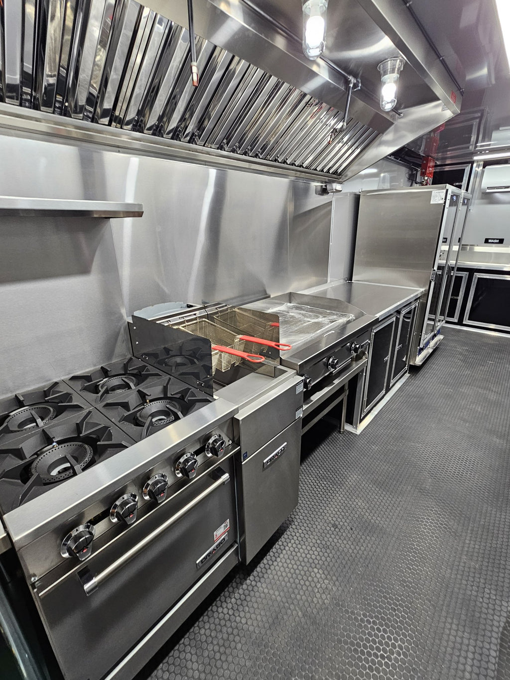 20 Ft Deluxe Food Trailer