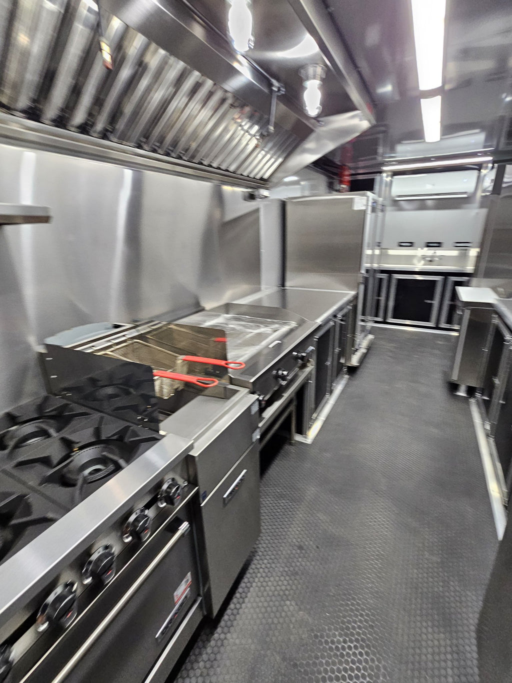 20 Ft Deluxe Food Trailer