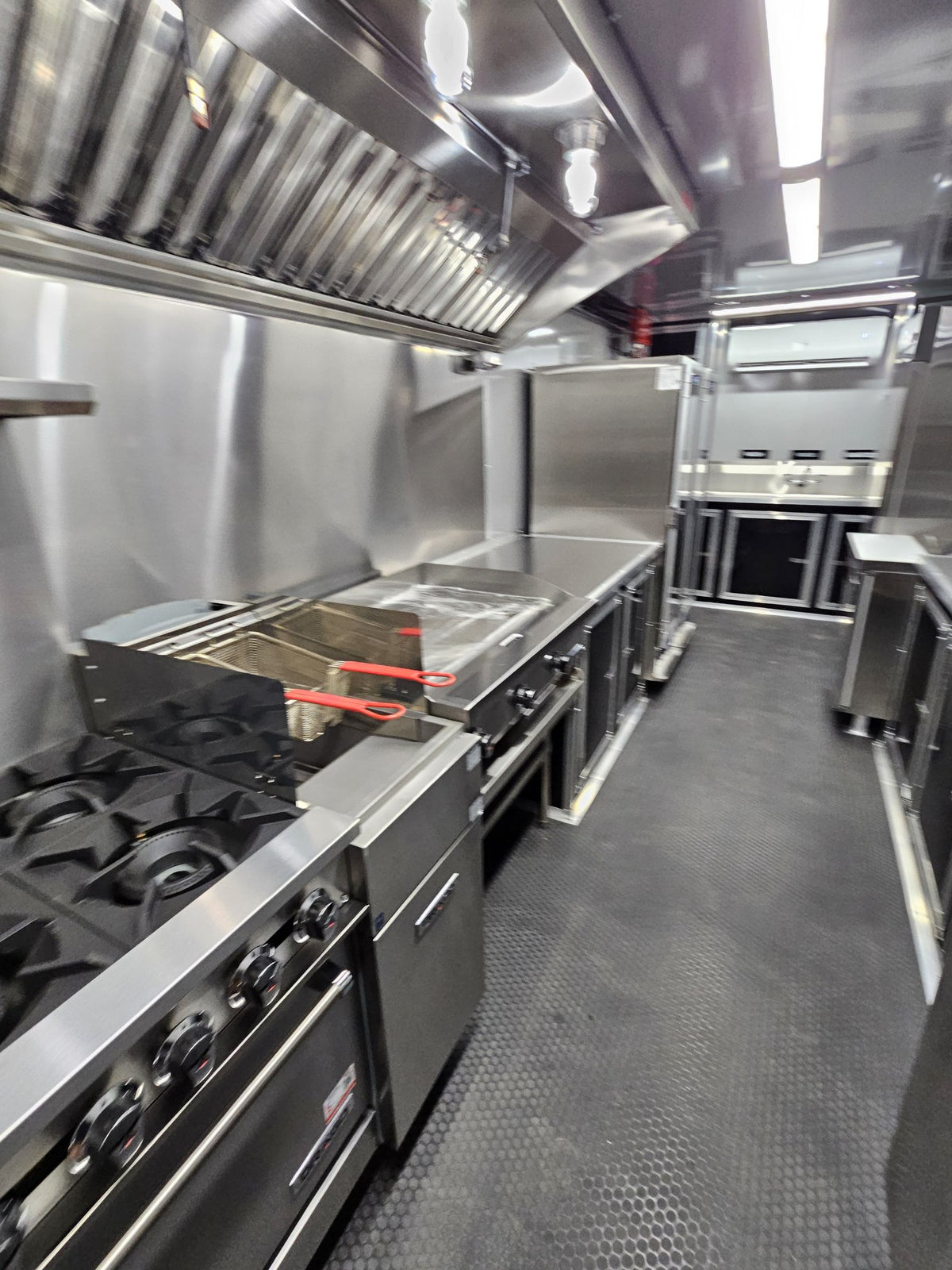20 Ft Deluxe Food Trailer