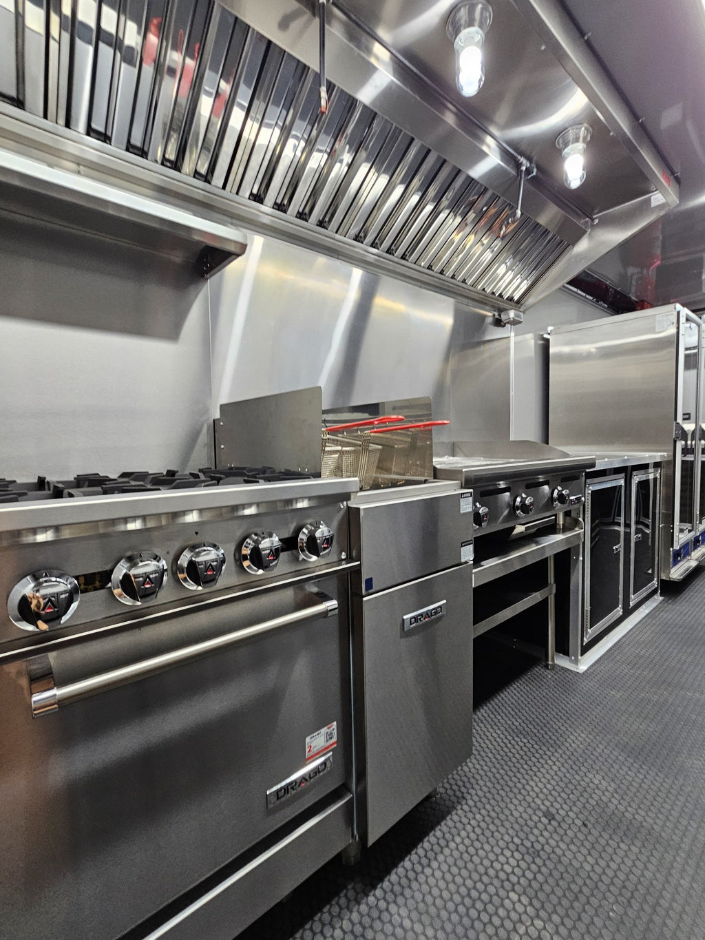 20 Ft Deluxe Food Trailer