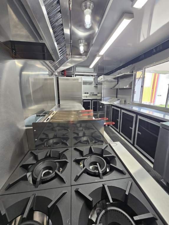 20 Ft Deluxe Food Trailer