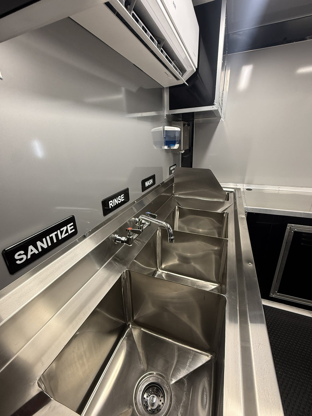 20 Ft Porch Food Trailer