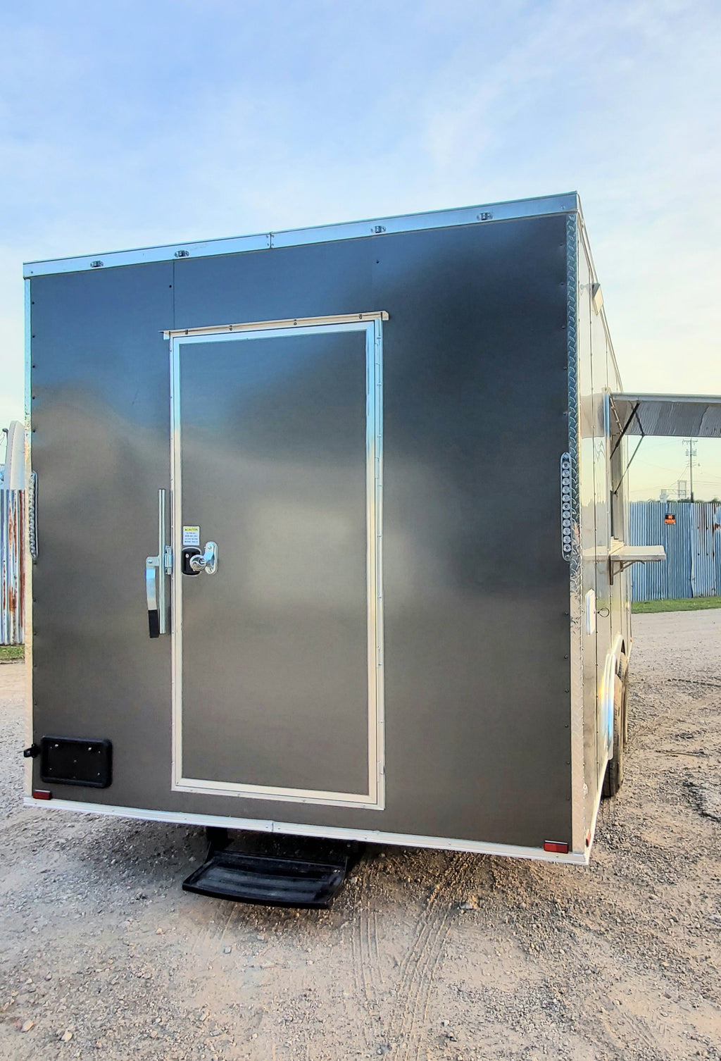 18 FT Mobile Kitchen