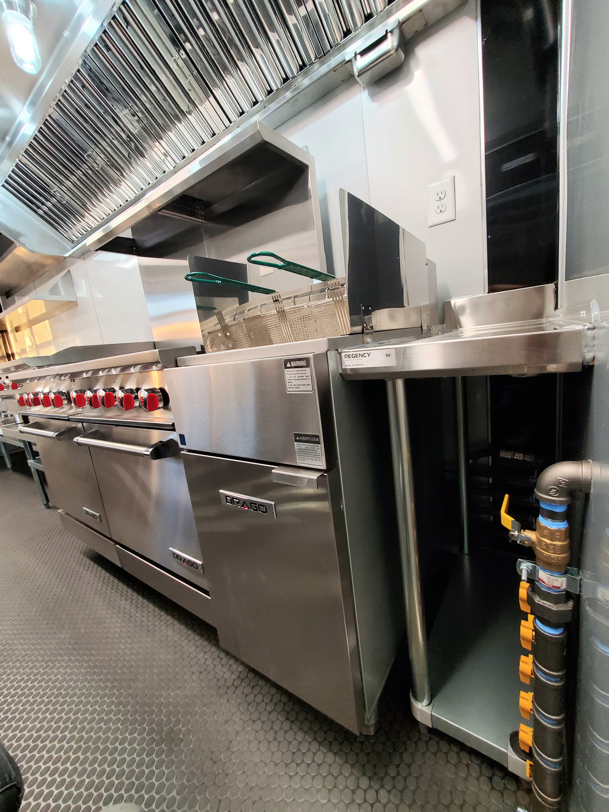 18 Ft Charcoal Gray Cooking Trailer