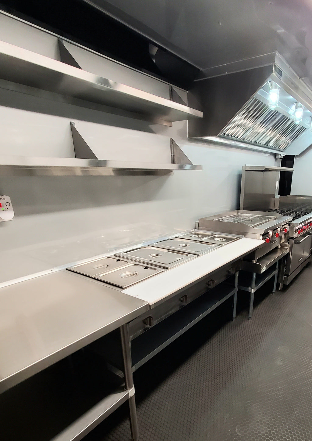 18 FT Mobile Kitchen