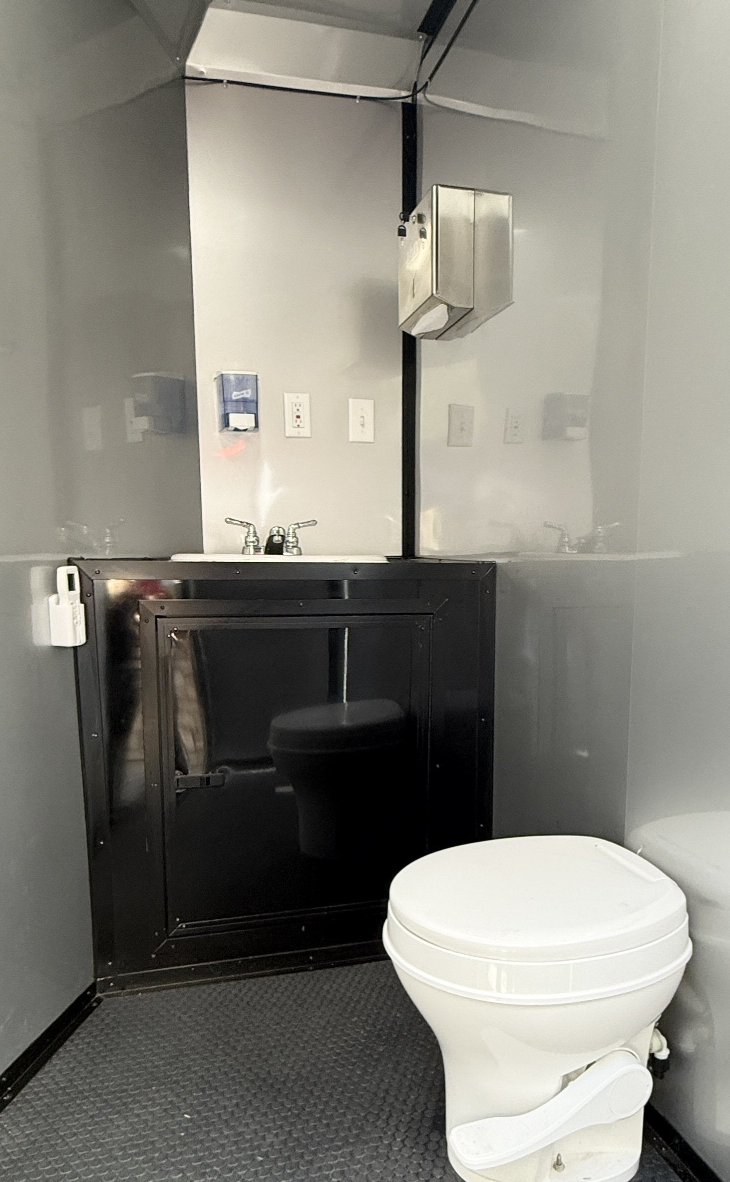 28 FT smoker concession trailer with restroom, interior restroom with sink and toilet