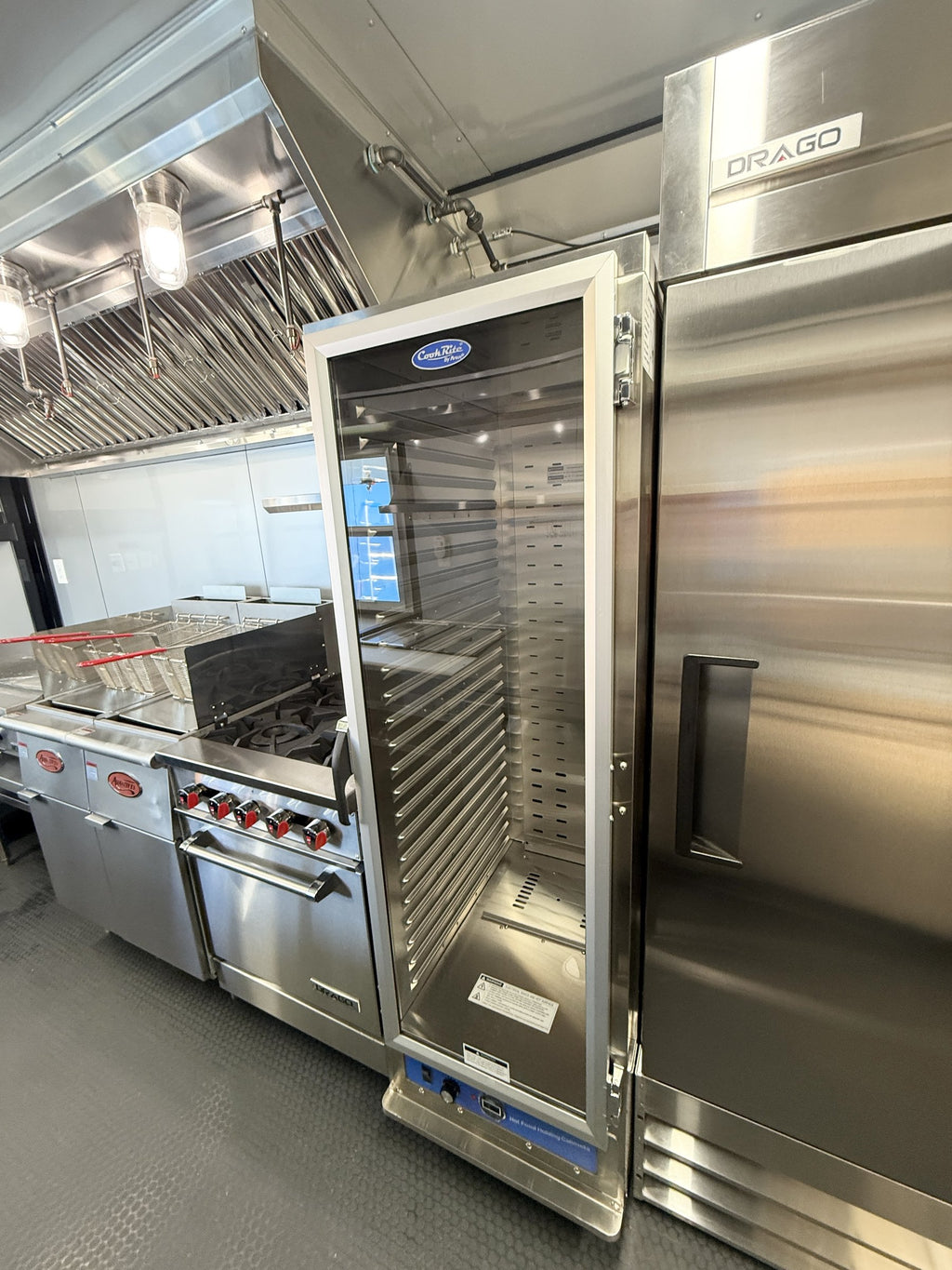 28 FT smoker concession trailer with restroom, interior reach-in refrigerator and rack