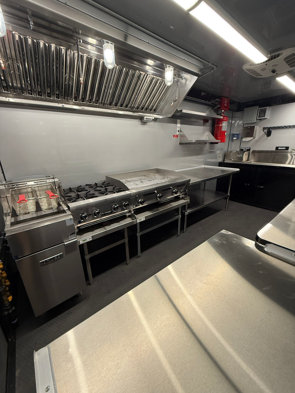 18 FT Concession Food Trailer