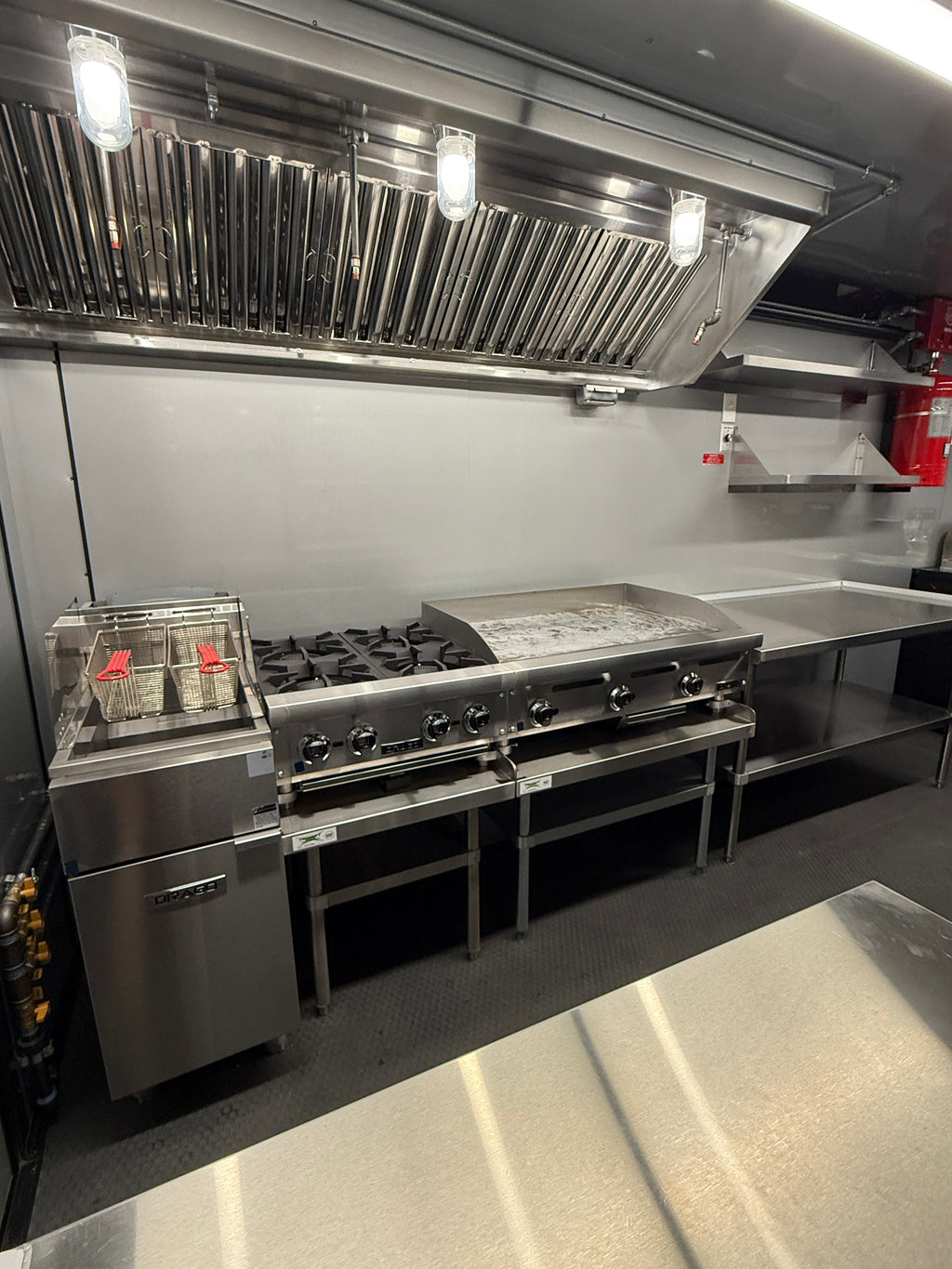 18 FT Concession Food Trailer
